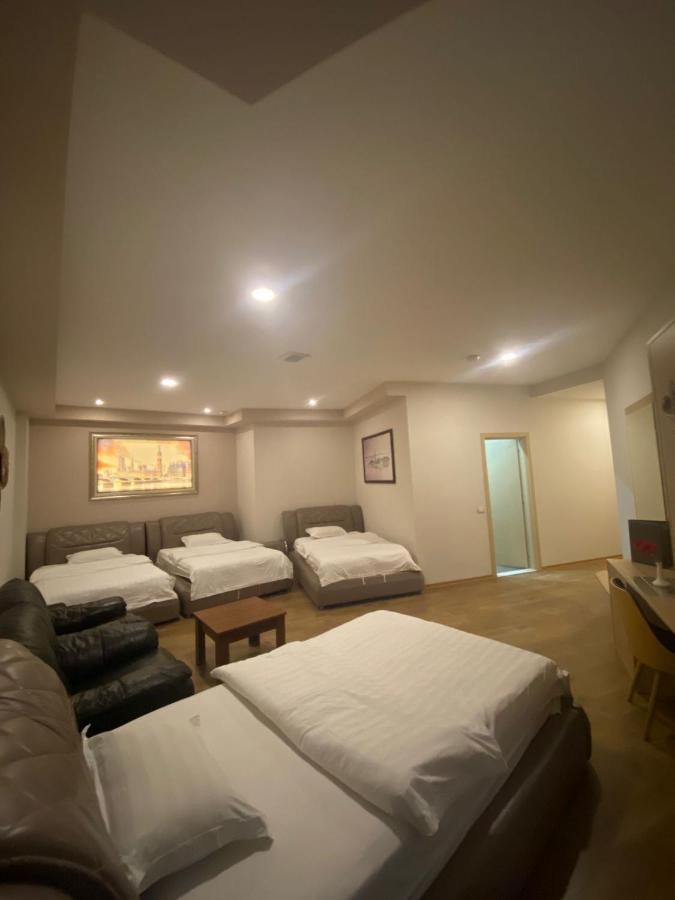 Park Tirana Hotel 3*
