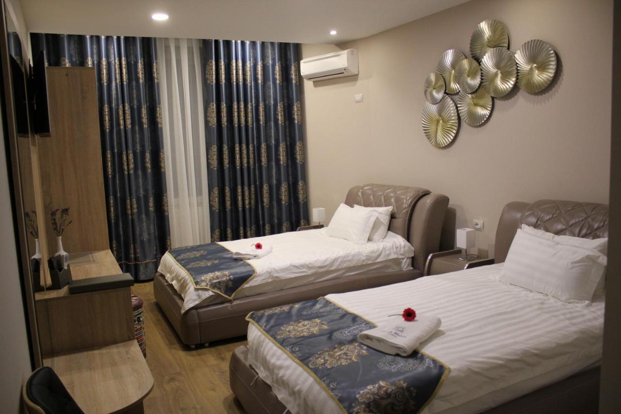 Park Tirana Hotel 3*
