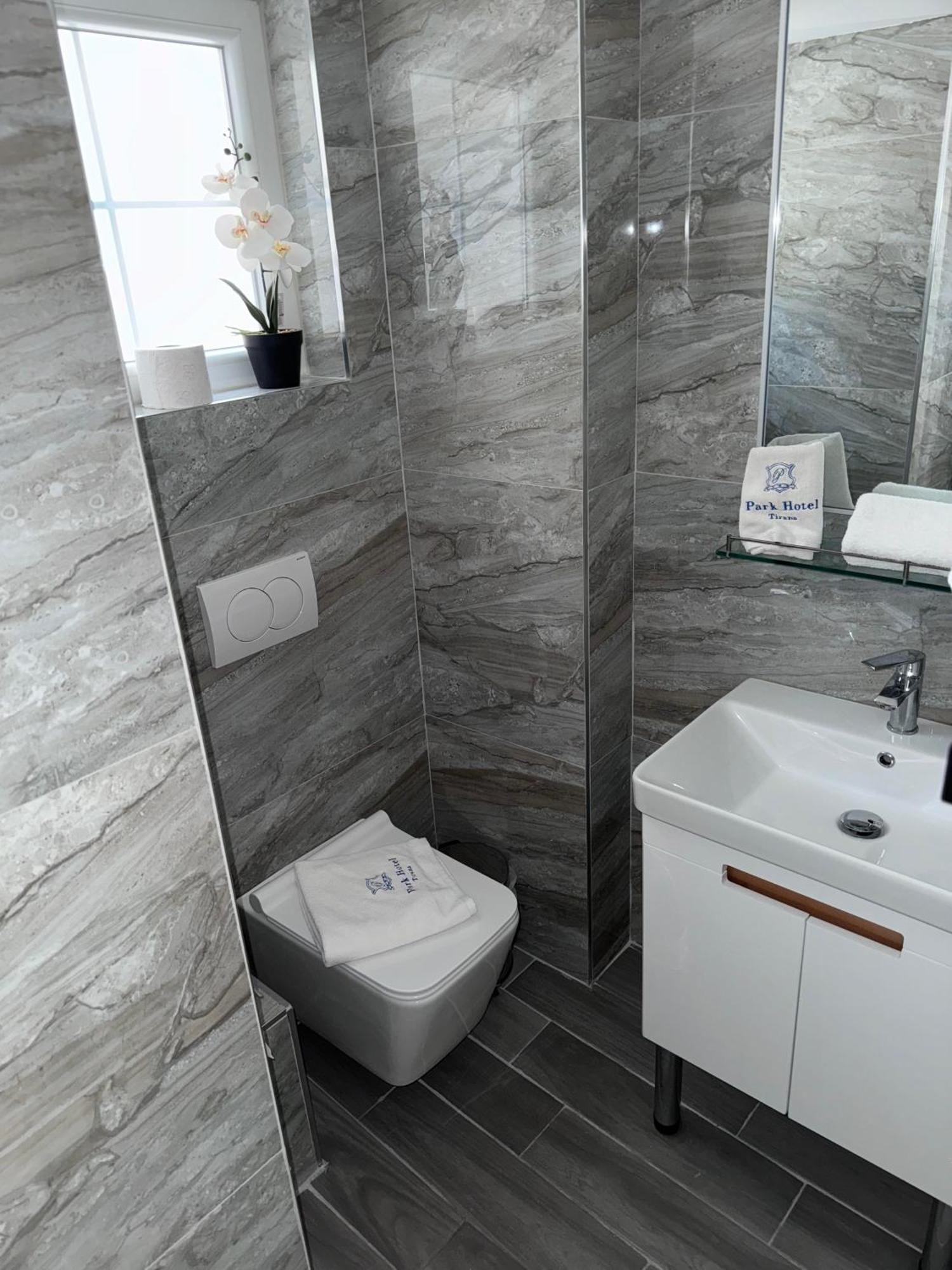 Hotel Park Tirana 3*